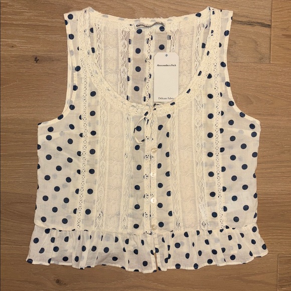 A&F Lace-Trim Tie-Front Ruffle Tank Small - Picture 3 of 6